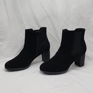 CLARKS BAYLA ROSE LEATHER SUEDE BLACK BOOTIES ALMOND TOE LADIES SIZE 8.5 NWOB